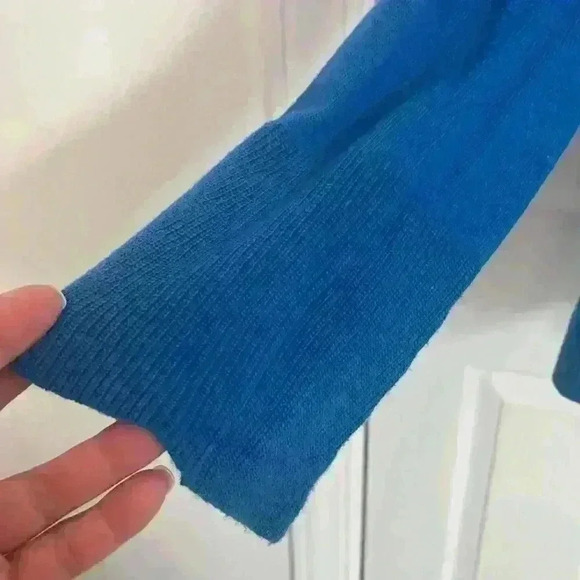 Loft sweater gold buttons bell sleeve - Picture 2 of 6